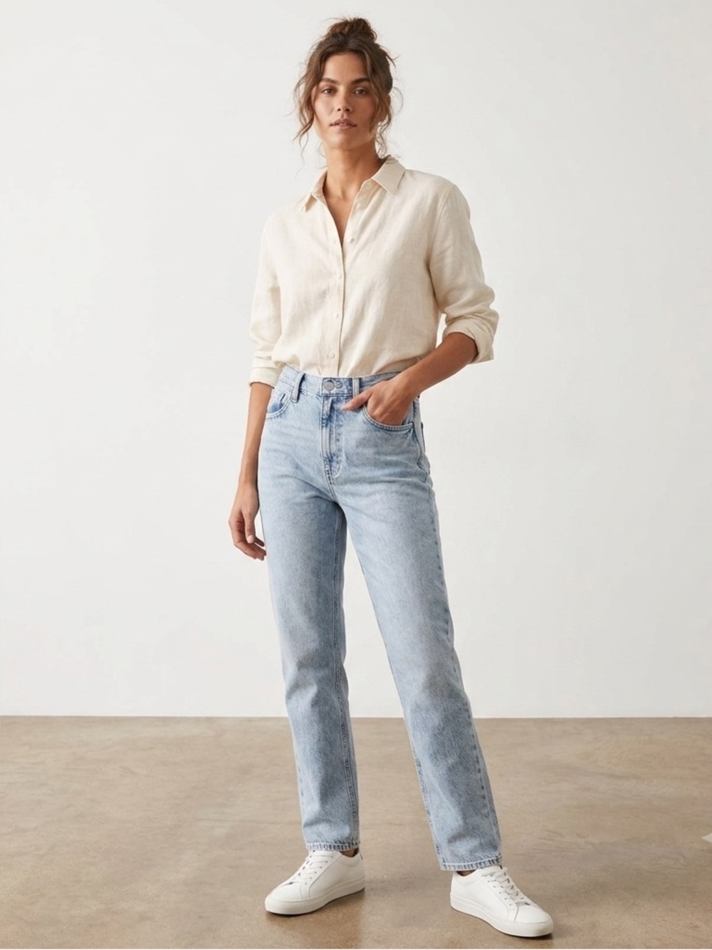 Women’s size 10 GAP light blue straight leg jeans, loose fit, Light Keywest